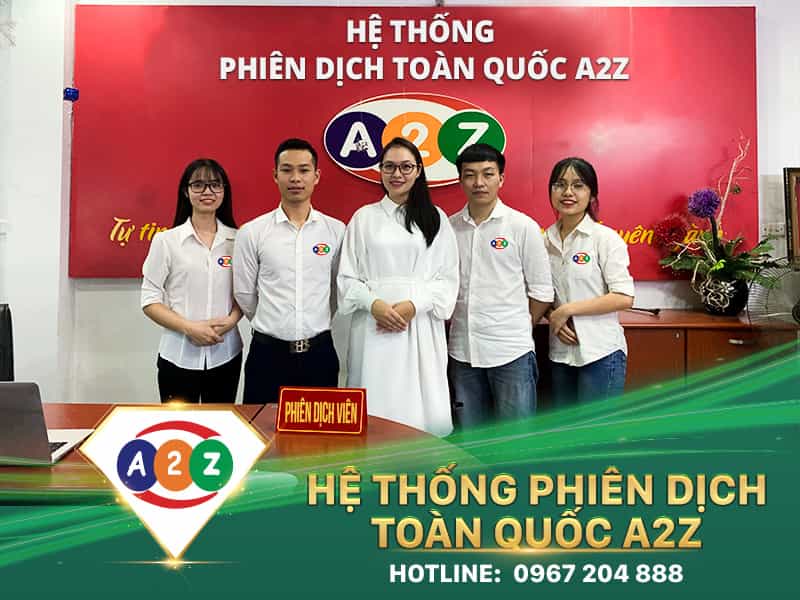 Tư vấn viên hỗ trợ dịch vụ phiên dịch